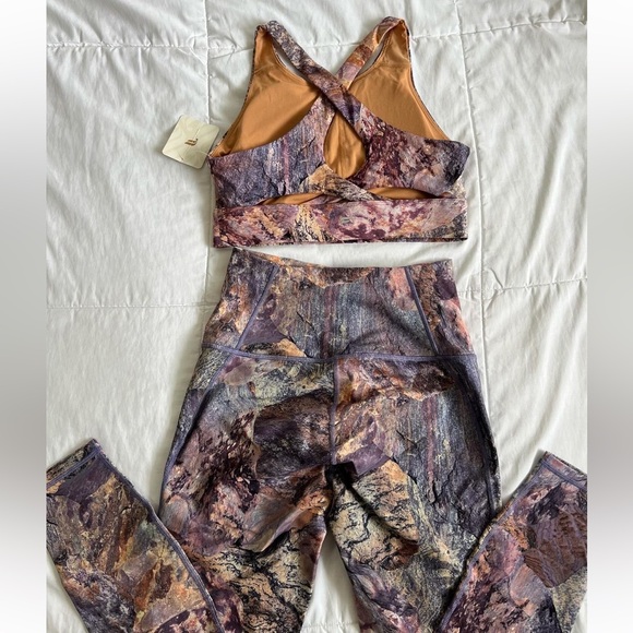 Fabletics Set - Picture 2 of 2